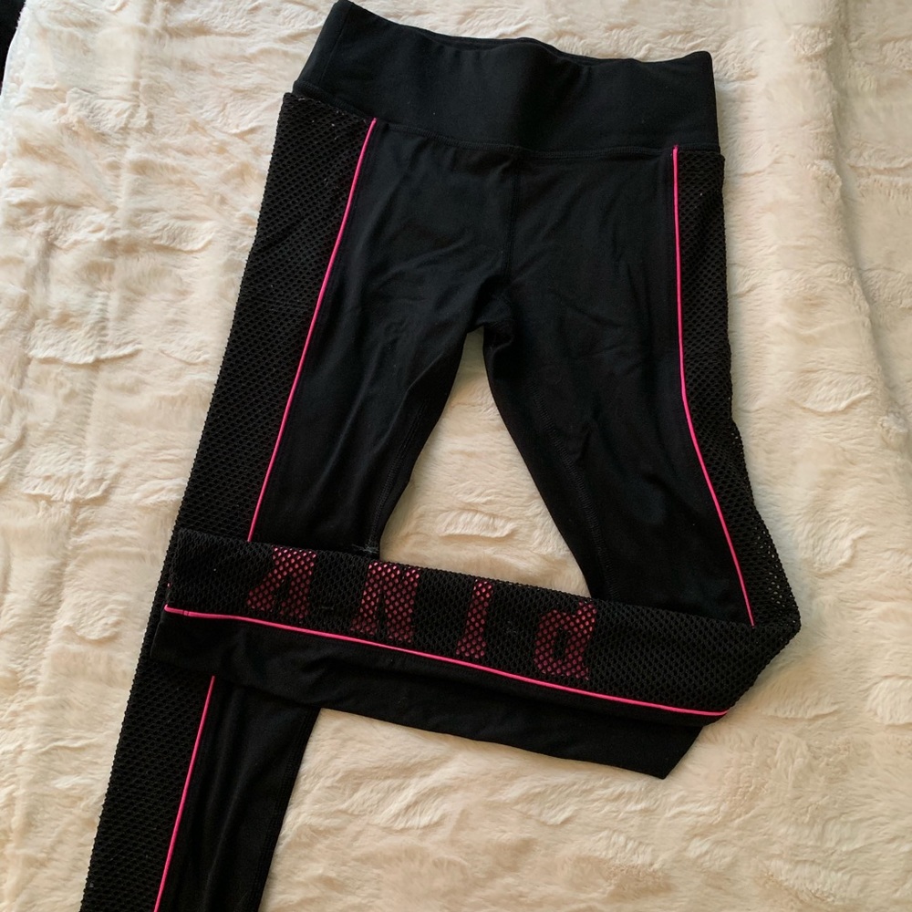 PINK ultimate leggings with mesh (XS)